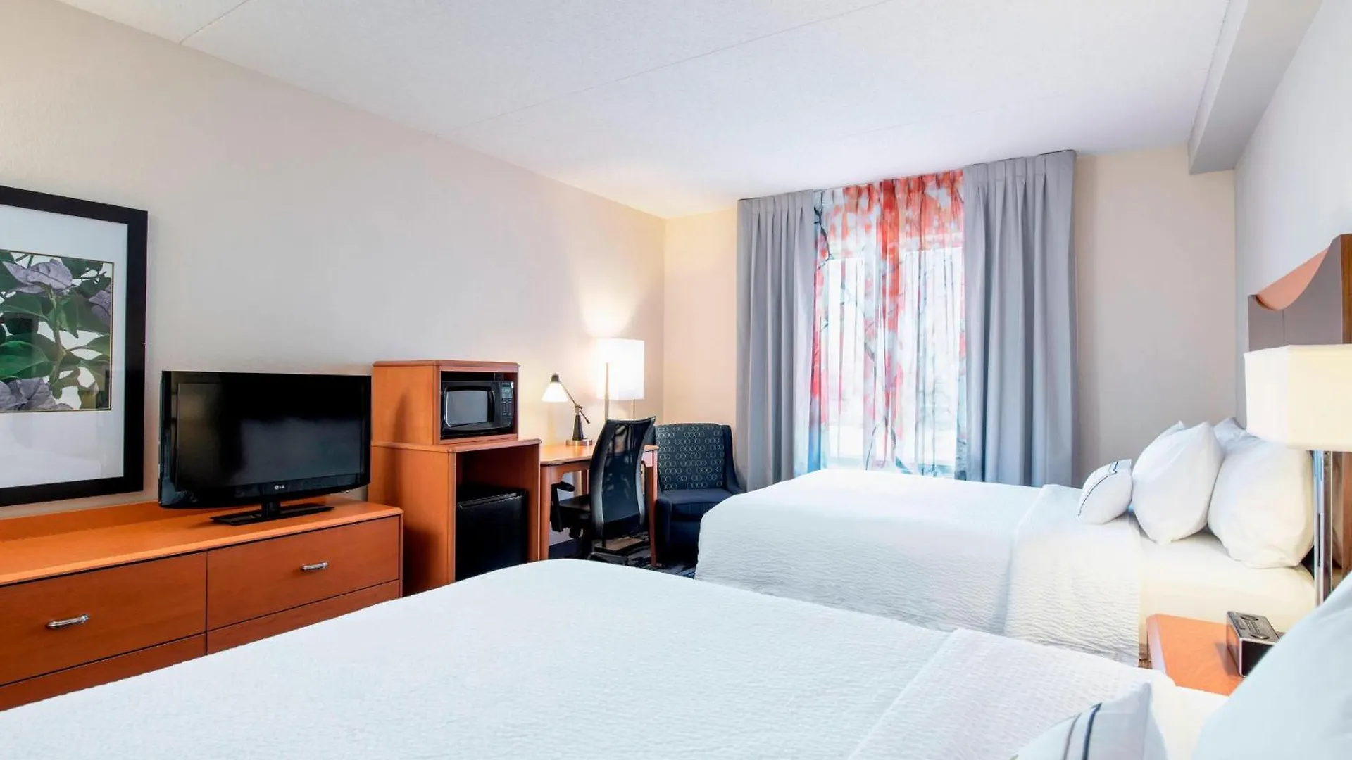 Fairfield Inn & Suites By Marriott Winnipeg 3*,