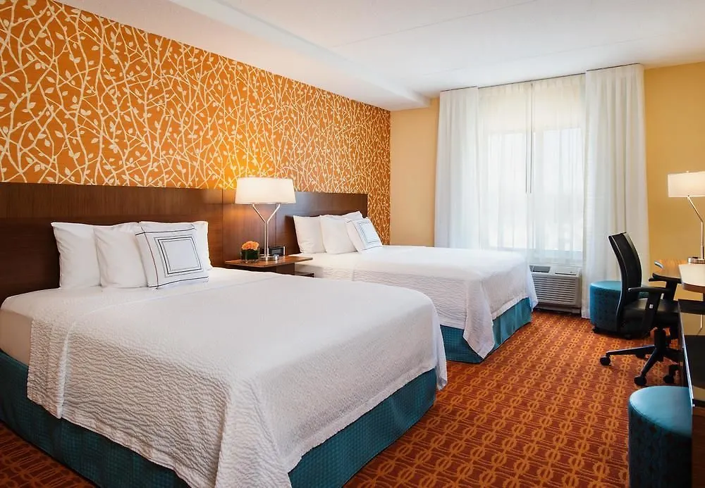 Fairfield Inn & Suites By Marriott Winnipeg 3*,