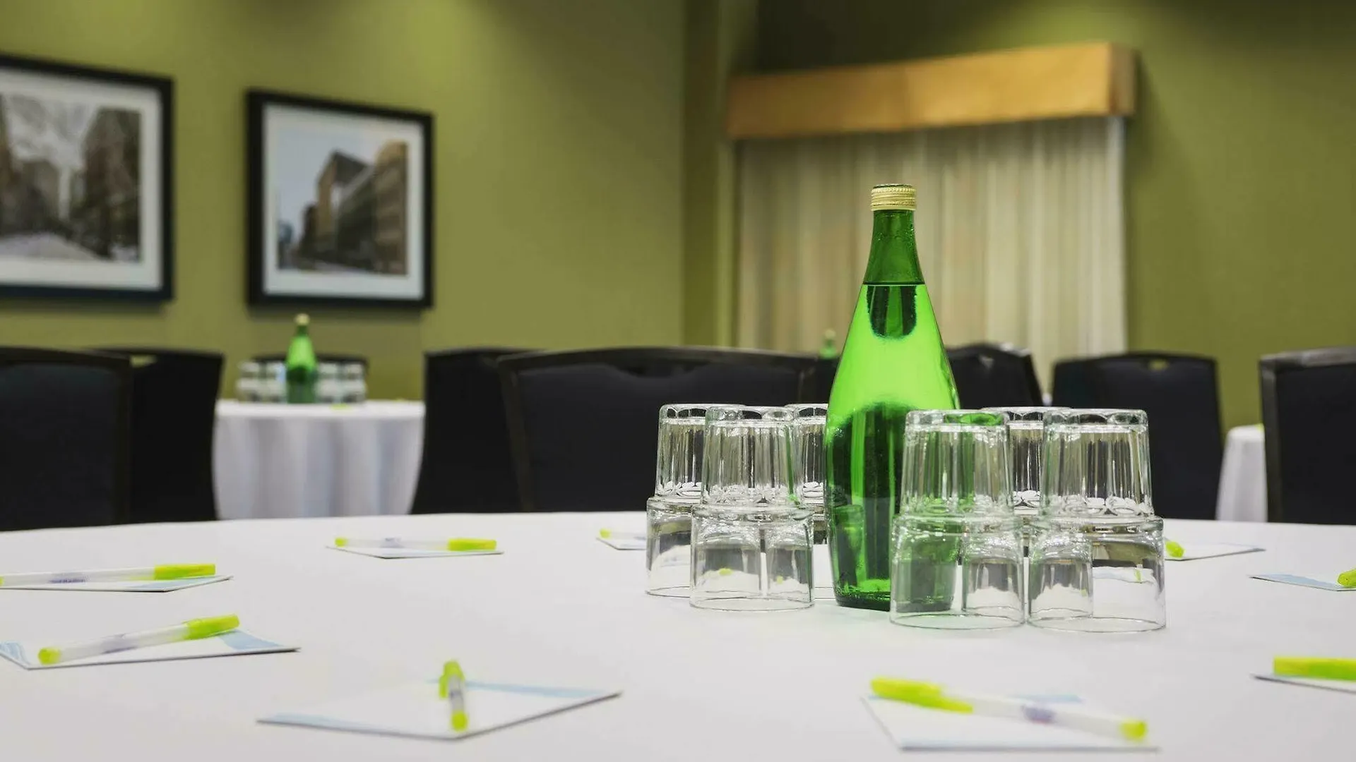 Fairfield Inn & Suites By Marriott Winnipeg 3*,